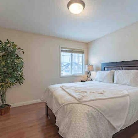 Willa 2500 Sq House In Springbank Hill Bl 261818 Calgary Zewnętrze zdjęcie