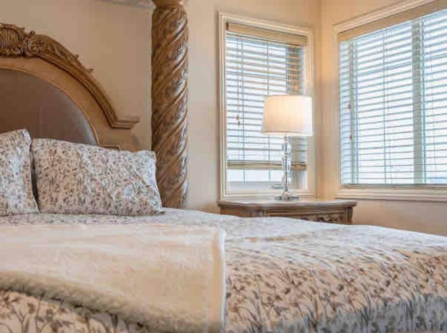 Willa 2500 Sq House In Springbank Hill Bl 261818 Calgary Zewnętrze zdjęcie