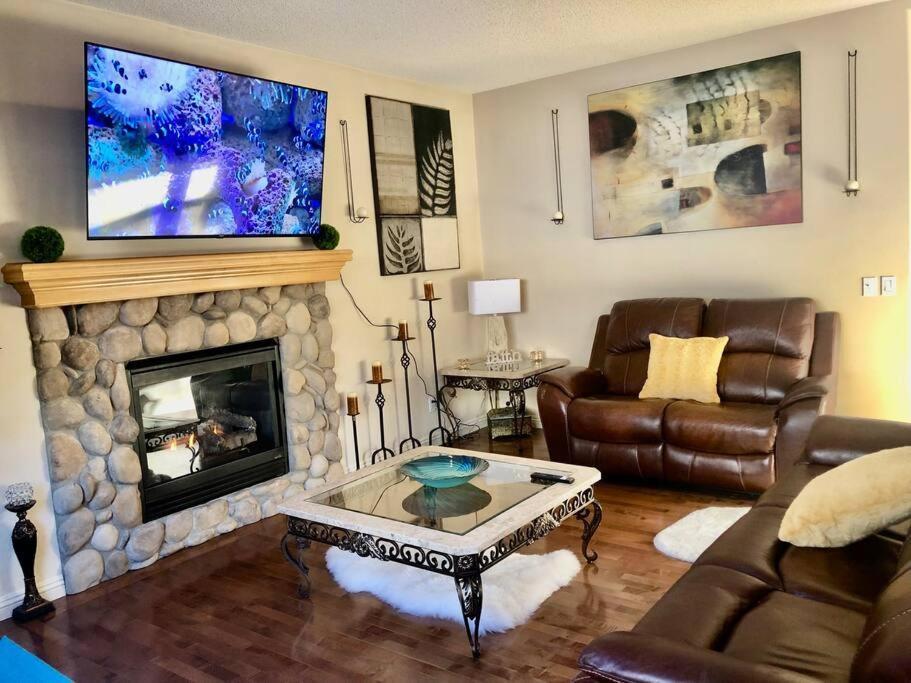 Willa 2500 Sq House In Springbank Hill Bl 261818 Calgary Zewnętrze zdjęcie