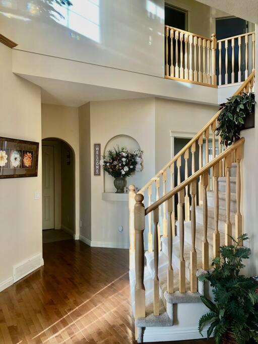 Willa 2500 Sq House In Springbank Hill Bl 261818 Calgary Zewnętrze zdjęcie