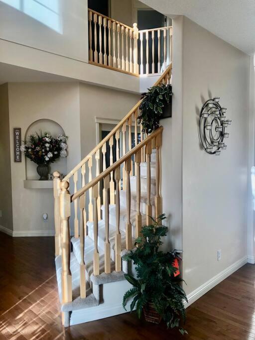 Willa 2500 Sq House In Springbank Hill Bl 261818 Calgary Zewnętrze zdjęcie