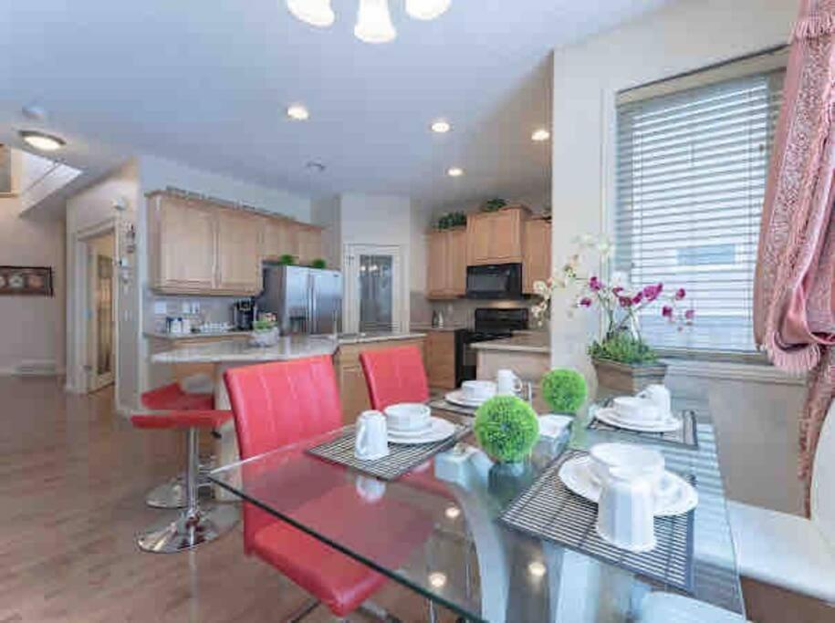 Willa 2500 Sq House In Springbank Hill Bl 261818 Calgary Zewnętrze zdjęcie
