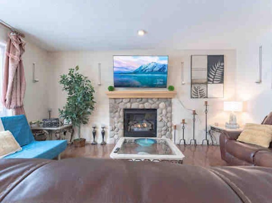 Willa 2500 Sq House In Springbank Hill Bl 261818 Calgary Zewnętrze zdjęcie