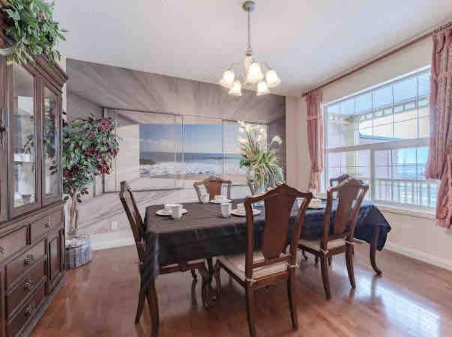 Willa 2500 Sq House In Springbank Hill Bl 261818 Calgary Zewnętrze zdjęcie