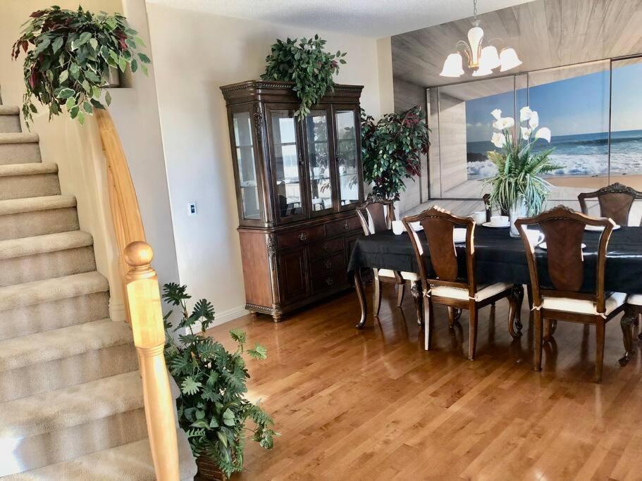 Willa 2500 Sq House In Springbank Hill Bl 261818 Calgary Zewnętrze zdjęcie