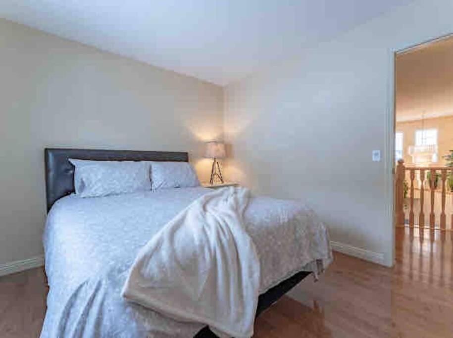 Willa 2500 Sq House In Springbank Hill Bl 261818 Calgary Zewnętrze zdjęcie