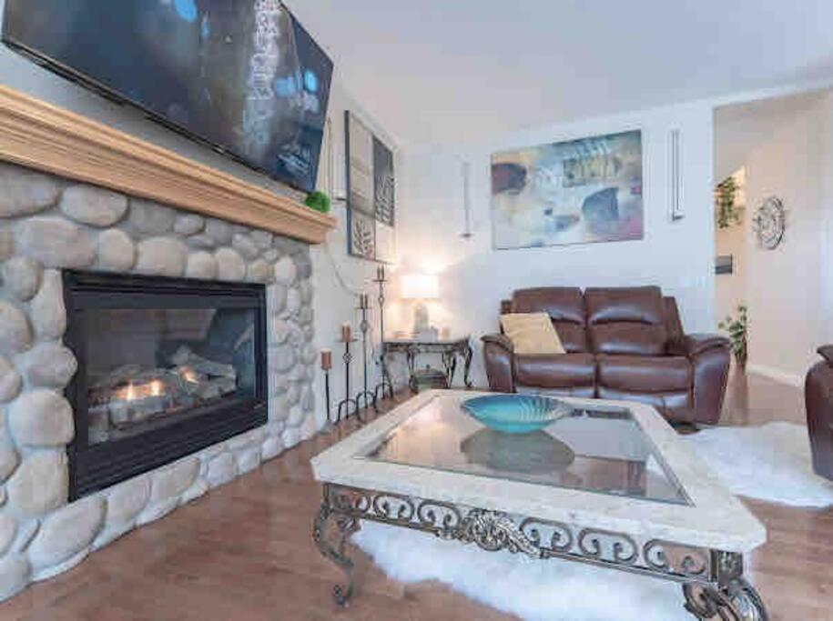 Willa 2500 Sq House In Springbank Hill Bl 261818 Calgary Zewnętrze zdjęcie