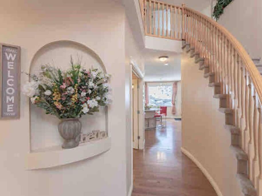Willa 2500 Sq House In Springbank Hill Bl 261818 Calgary Zewnętrze zdjęcie