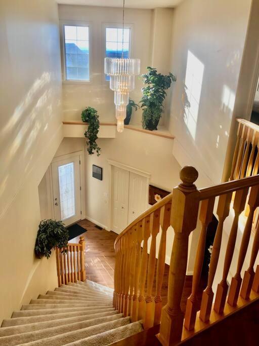 Willa 2500 Sq House In Springbank Hill Bl 261818 Calgary Zewnętrze zdjęcie