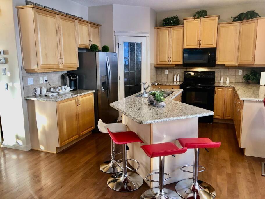 Willa 2500 Sq House In Springbank Hill Bl 261818 Calgary Zewnętrze zdjęcie