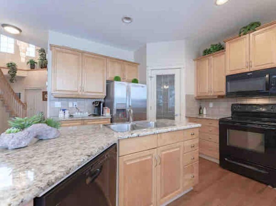 Willa 2500 Sq House In Springbank Hill Bl 261818 Calgary Zewnętrze zdjęcie