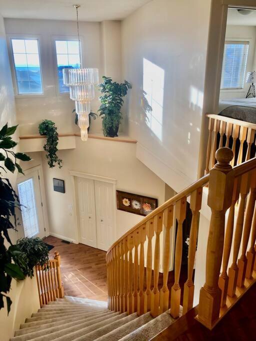 Willa 2500 Sq House In Springbank Hill Bl 261818 Calgary Zewnętrze zdjęcie