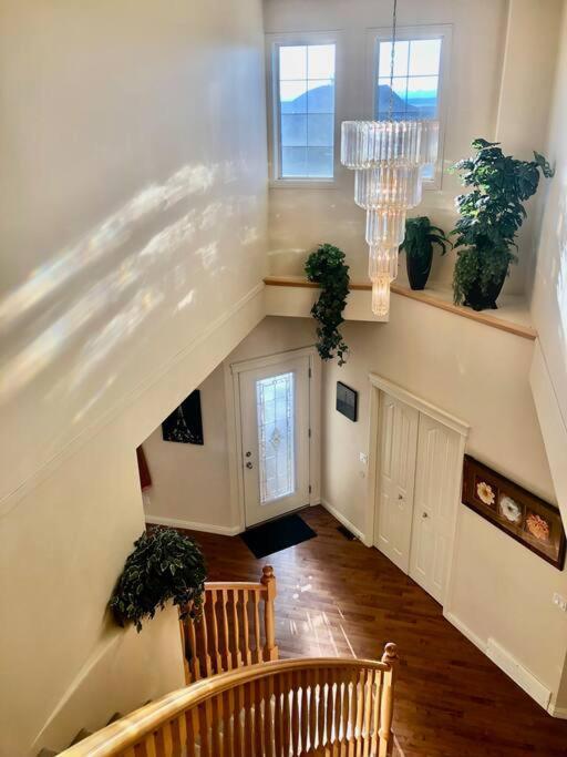 Willa 2500 Sq House In Springbank Hill Bl 261818 Calgary Zewnętrze zdjęcie