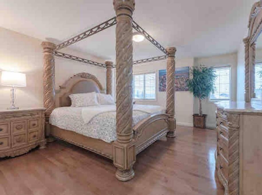 Willa 2500 Sq House In Springbank Hill Bl 261818 Calgary Zewnętrze zdjęcie