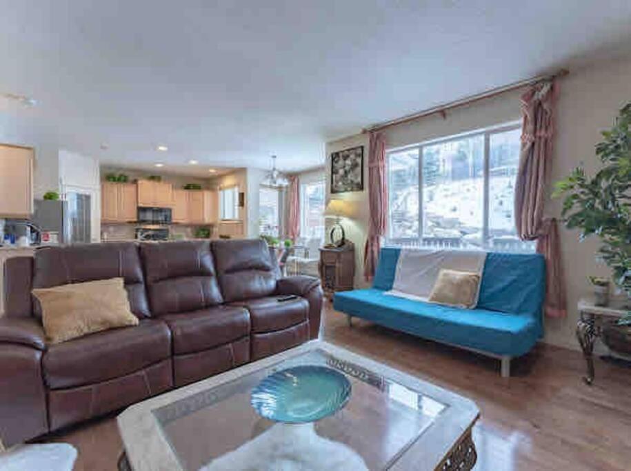 Willa 2500 Sq House In Springbank Hill Bl 261818 Calgary Zewnętrze zdjęcie