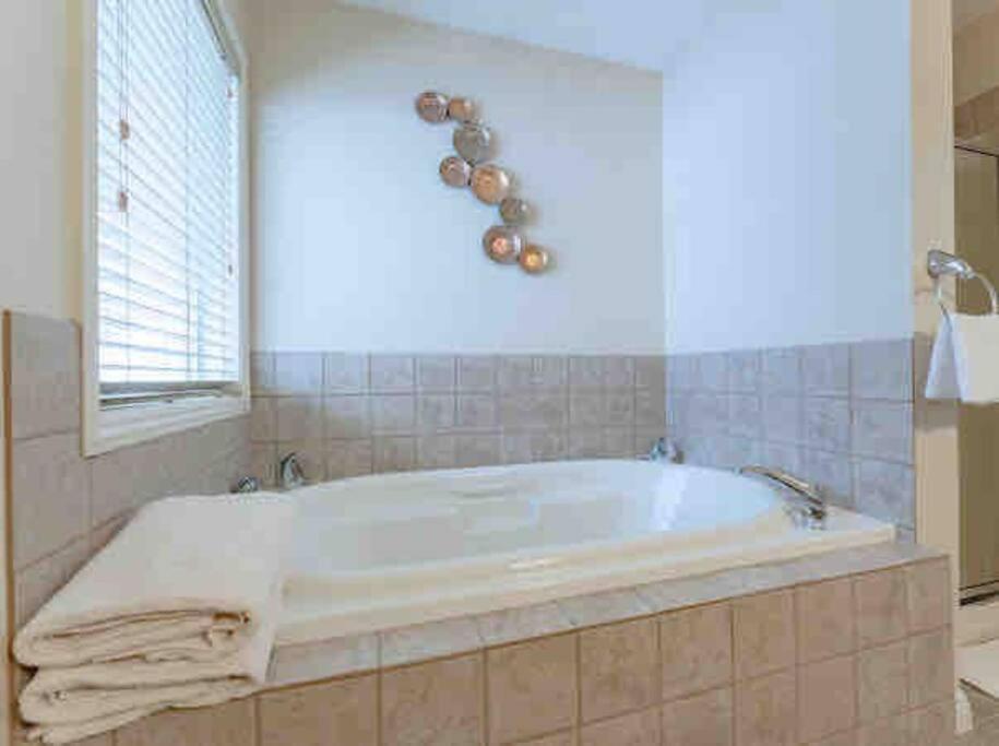 Willa 2500 Sq House In Springbank Hill Bl 261818 Calgary Zewnętrze zdjęcie